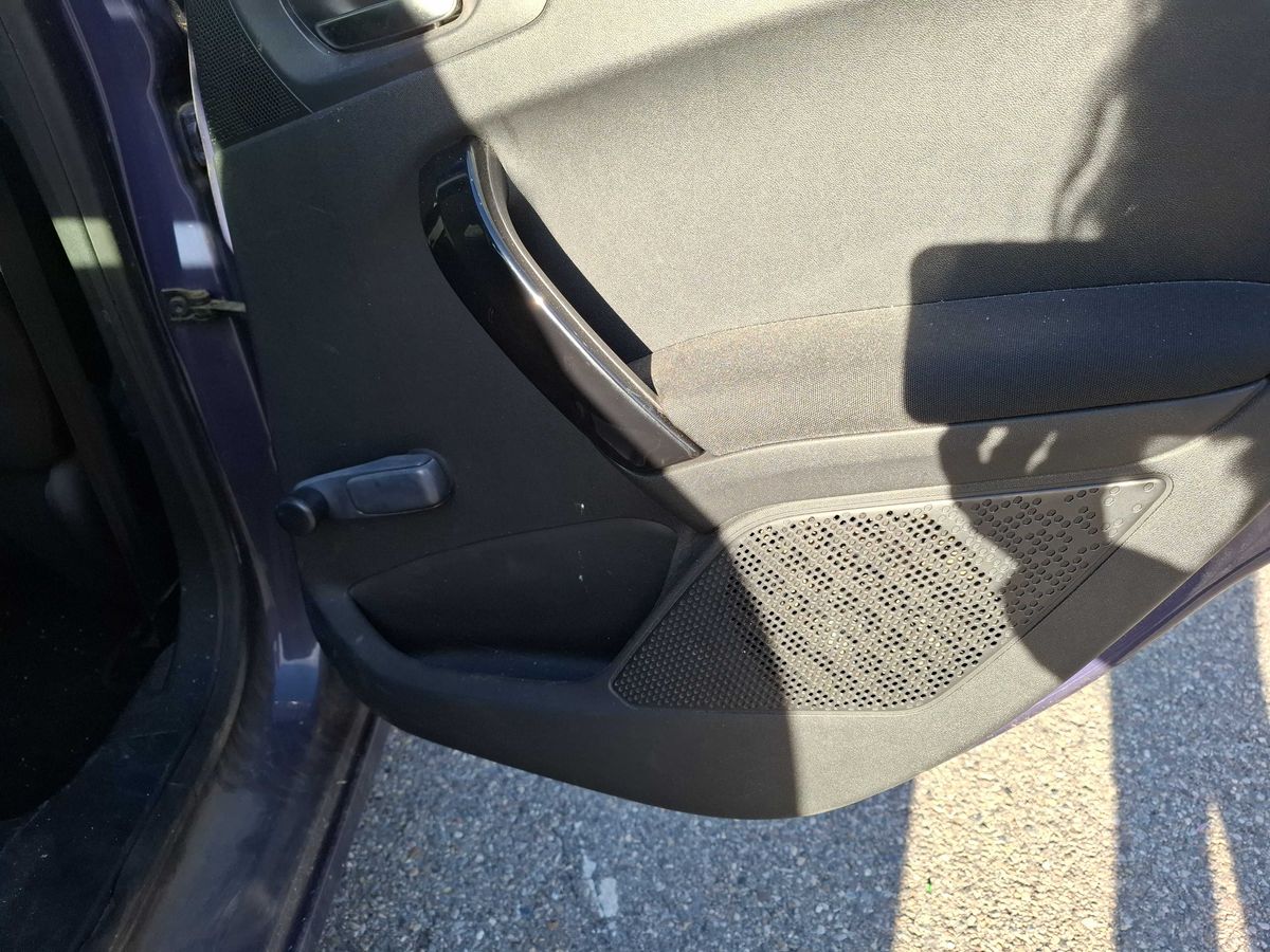 Peugeot 208 2015 — photo 46