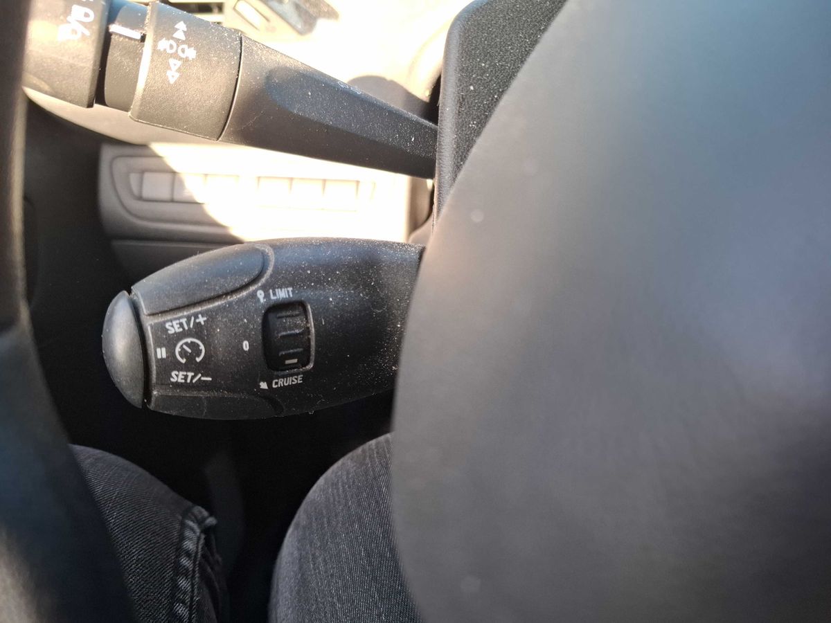 Peugeot 208 2015 — photo 89