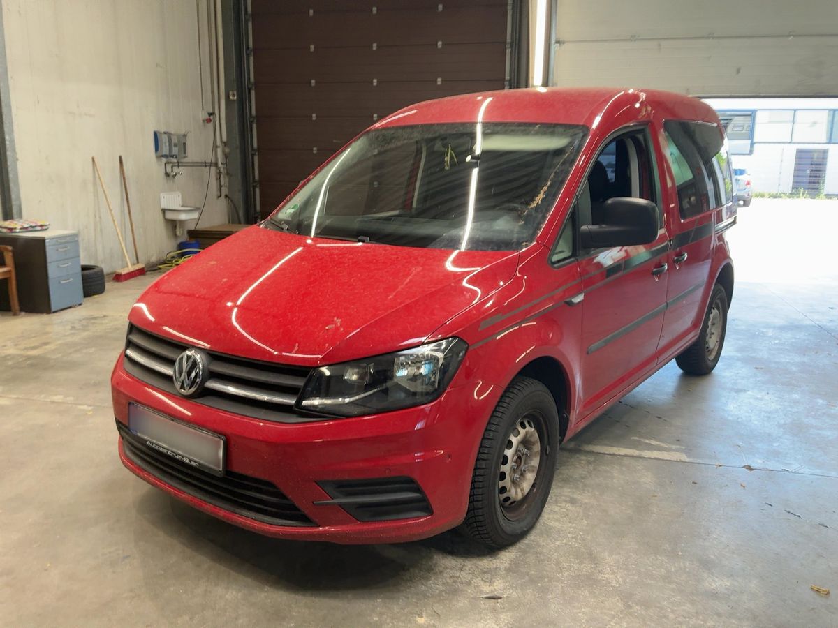 Volkswagen Caddy 2015 — photo 1