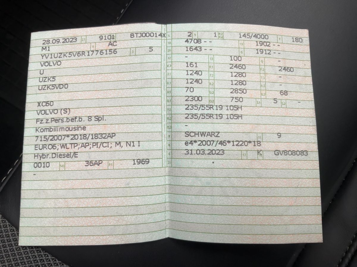 Volvo XC60 2.0 B4 Mild-Hybrid Plus Dark 2WD