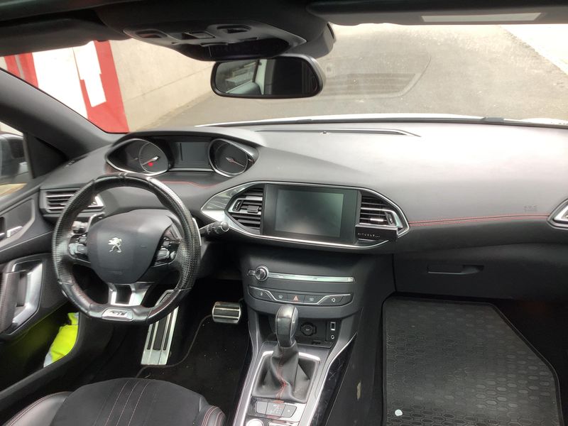 Peugeot 308 2.0 Blue-HDi GT 2016 – снимка 18