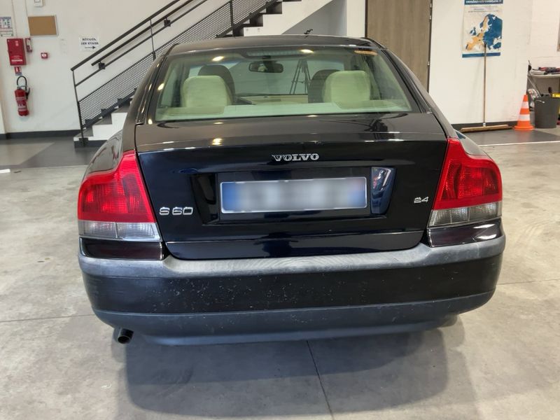 Volvo S60 2.4 — zdjęcie 5
