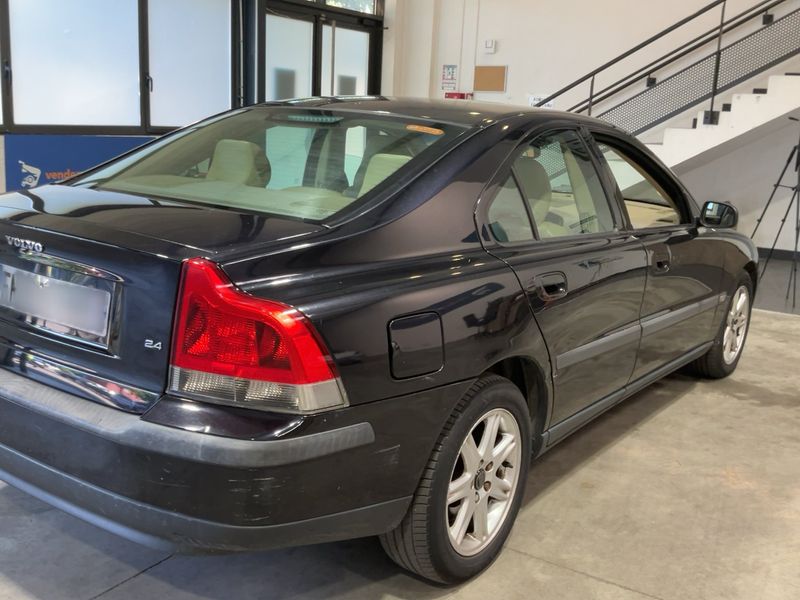 Volvo S60 2.4 — zdjęcie 6