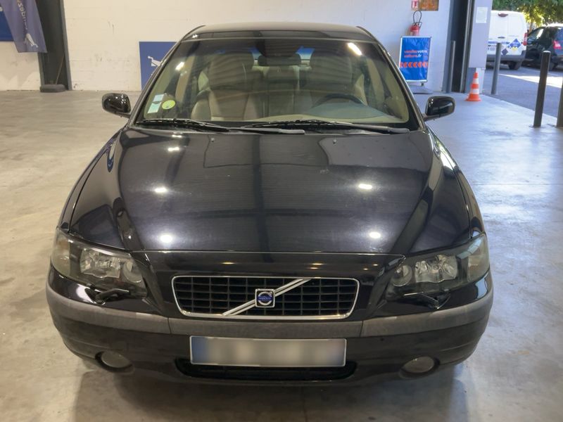 Volvo S60 2.4 — zdjęcie 9