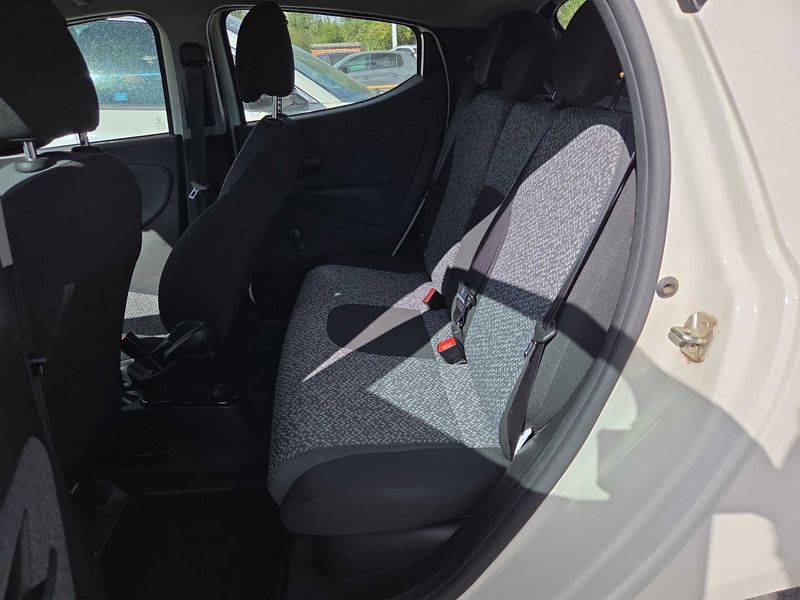 Lancia Ypsilon 1.0 Mild-Hybrid Silver — zdjęcie 12