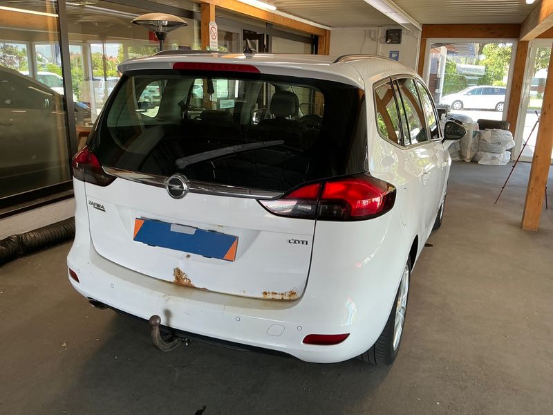 Opel Zafira Tourer 2.0 CDTI Edition — zdjęcie 2