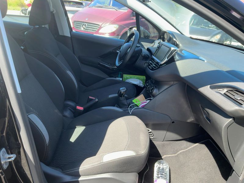 Peugeot 208 1.2 e-VTi Active 2016 – снимка 16