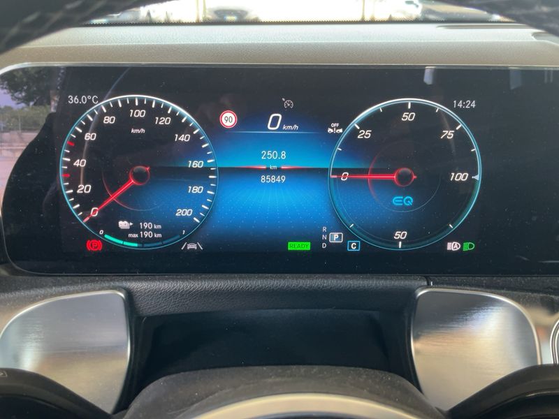 Mercedes-Benz EQB 300 4Matic Progressive 2023 – снимка 18