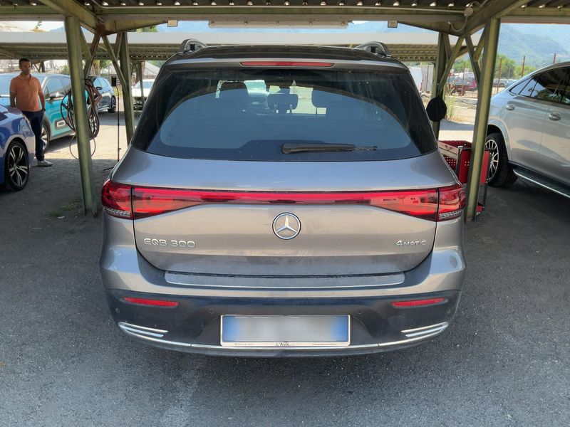 Mercedes-Benz EQB 300 4Matic Progressive 2023 – снимка 7
