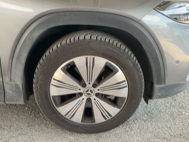 Mercedes-Benz EQB 300 4Matic Progressive 2023 – снимка 11