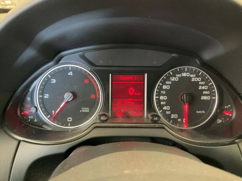 Audi Q5 2.0 TDI quattro 2011 – снимка 18