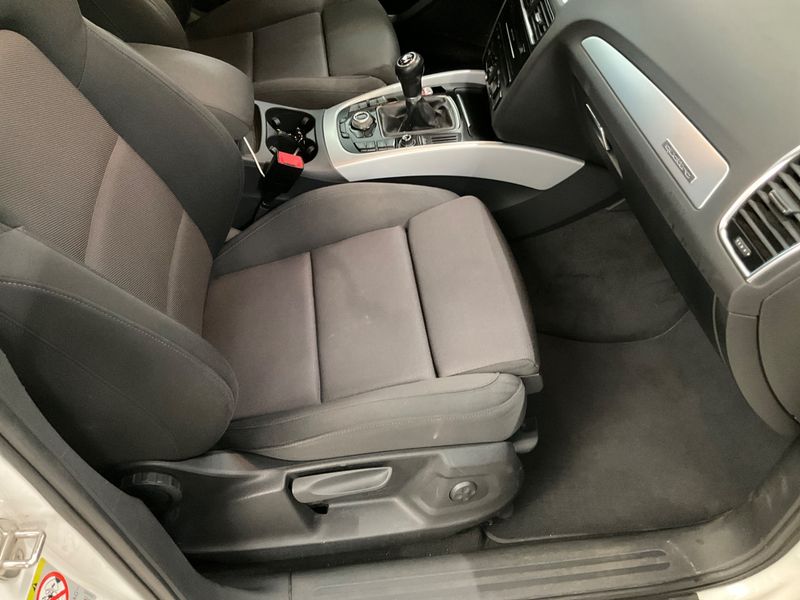Audi Q5 2.0 TDI quattro 2011 – снимка 28