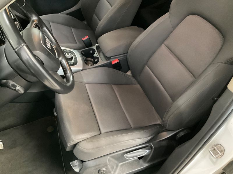 Audi Q5 2.0 TDI quattro 2011 – снимка 30
