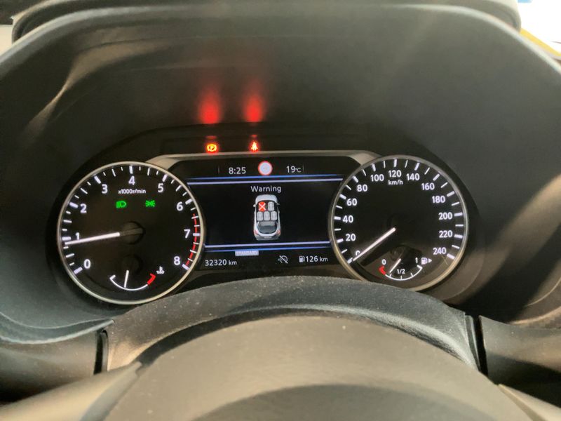 Nissan Juke 1.0 DIG-T Enigma — zdjęcie 13
