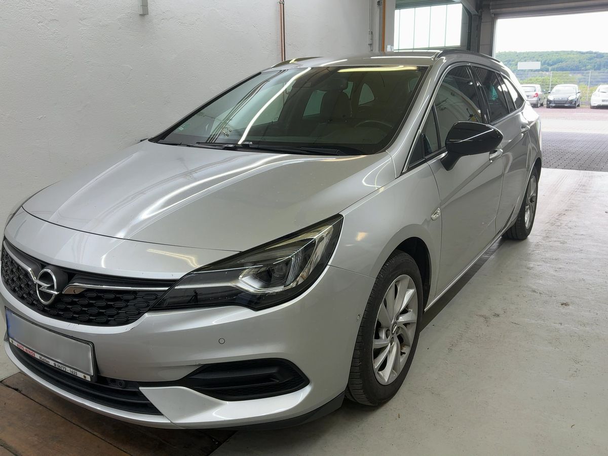 Opel Astra 2021 — photo 1