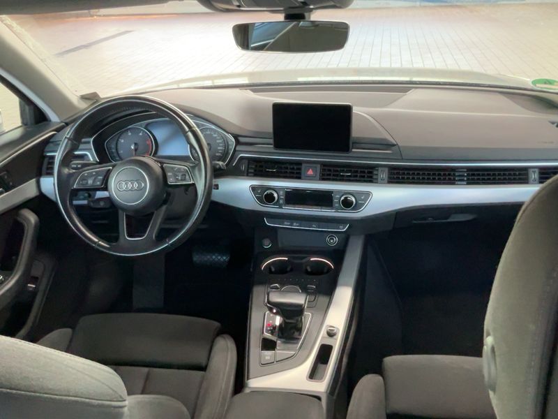 Audi A4 2.0 TDI Sport — zdjęcie 12