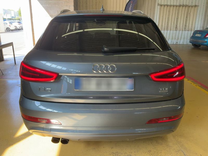 Audi Q3 2.0 TDI quattro Ambition Luxe — zdjęcie 5