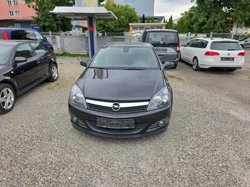 Opel Astra GTC 1.6 Innovation"110 Jahre" — zdjęcie 7