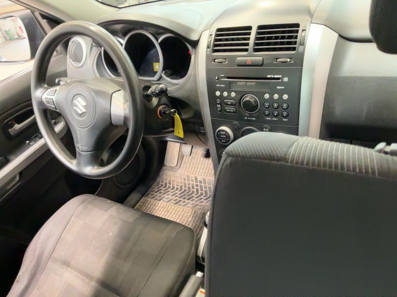 Suzuki Grand Vitara 1.9 DDiS Comfort — zdjęcie 12