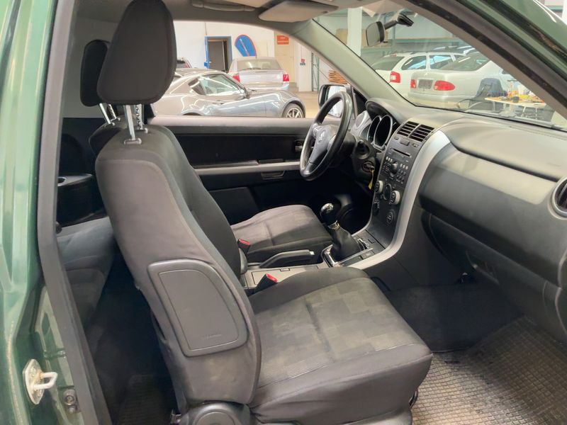 Suzuki Grand Vitara 1.9 DDiS Comfort — zdjęcie 11