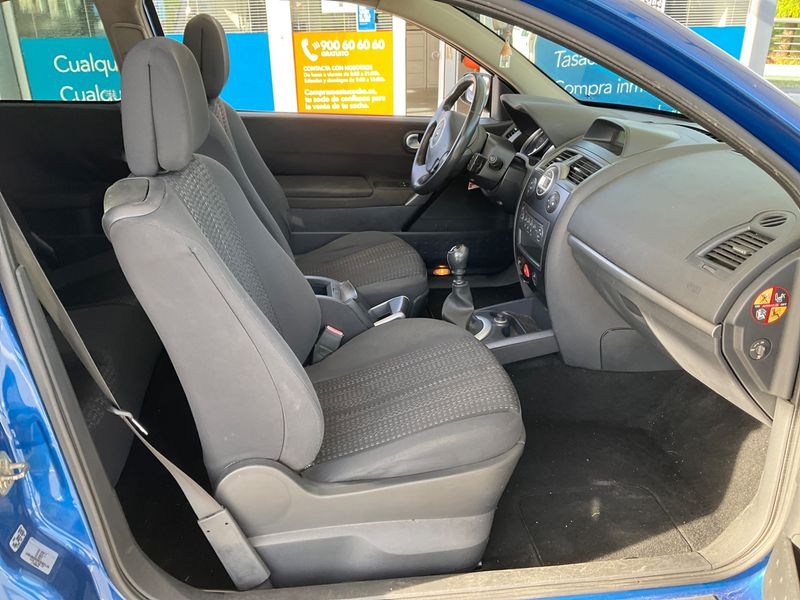 Renault Megane 1.5 dCi Dynamique Confort — zdjęcie 3