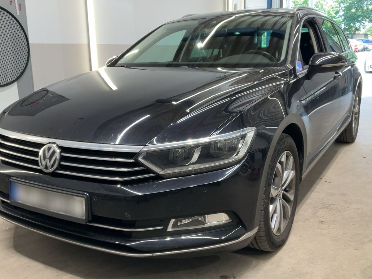 Volkswagen Passat 2015 — photo 1
