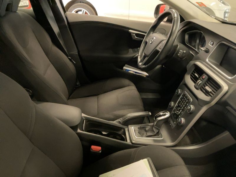 Volvo V40 2.0 D2 Kinetic — zdjęcie 11