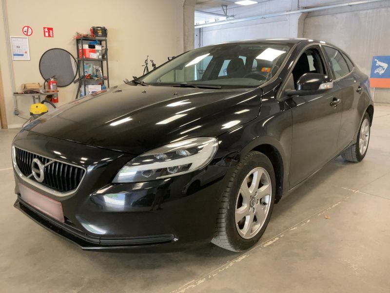 Volvo V40 2.0 D2 Kinetic — zdjęcie 2