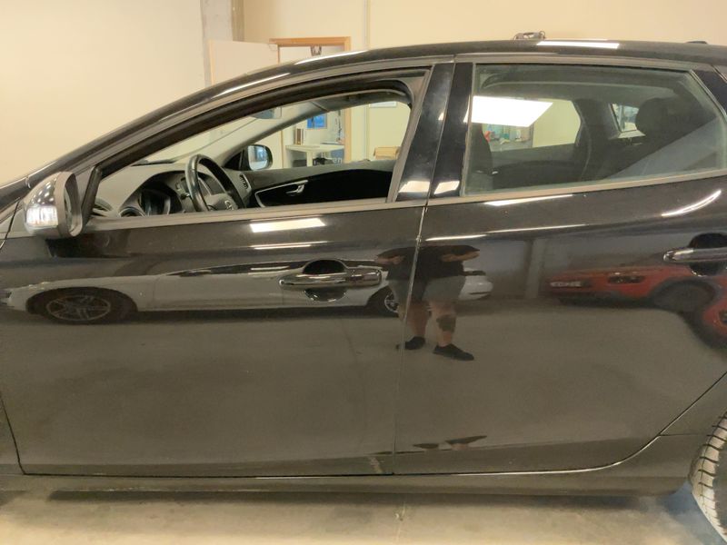 Volvo V40 2.0 D2 Kinetic — zdjęcie 4