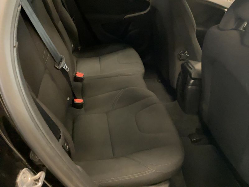 Volvo V40 2.0 D2 Kinetic — zdjęcie 14