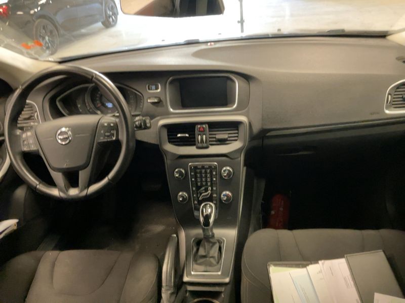 Volvo V40 2.0 D2 Kinetic — zdjęcie 12