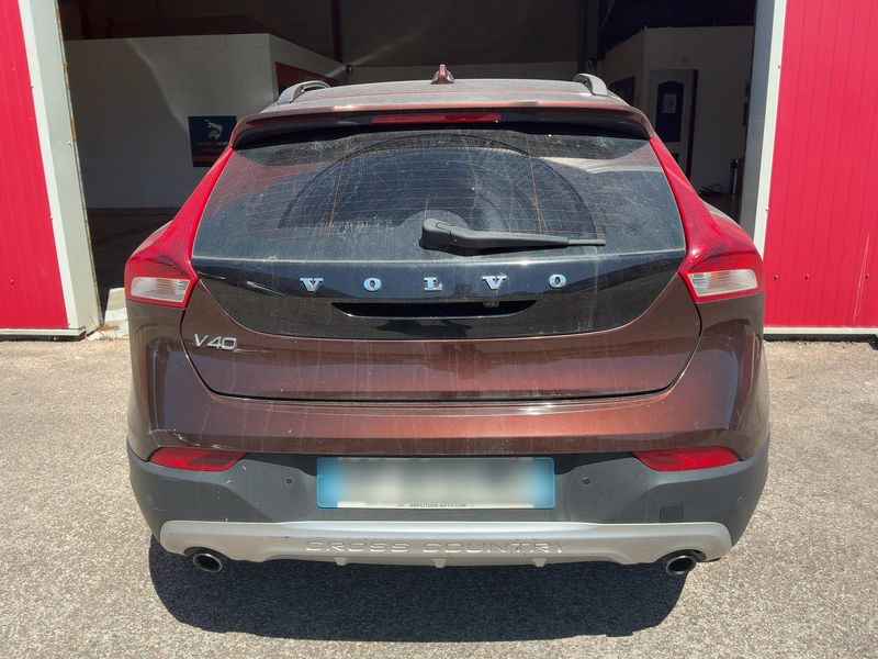 Volvo V40 Cross Country 2.0 D3 Momentum — zdjęcie 5