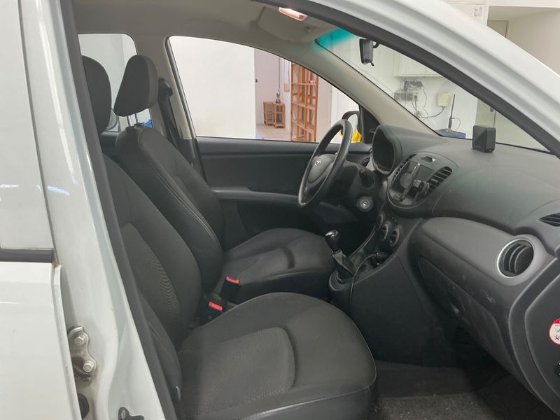 Hyundai i10 1.1 UEFA Euro 2012 Edition 2012 – снимка 3