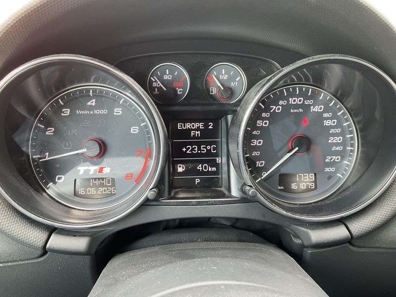 Audi TTS 2.0 TFSI quattro Coupe — zdjęcie 13