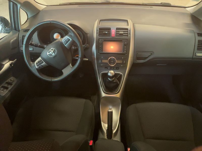 Toyota Auris 1.4 Turbodiesel — zdjęcie 12