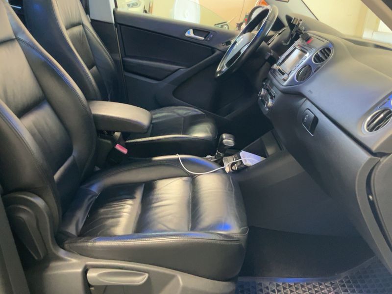 Volkswagen Tiguan 2.0 TSI Sport & Style 4Motion 2010 – снимка 16