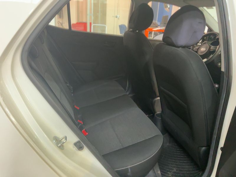 Kia Picanto 1.0 LPG Urban — zdjęcie 14