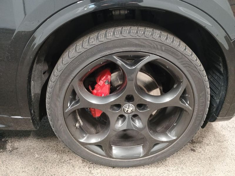 Alfa Romeo Stelvio 2.2 JTDM Veloce Q4 — zdjęcie 13