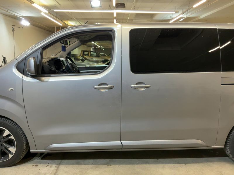 Opel Zafira Life electric drive 100 kW Tourer M (L2) — zdjęcie 4
