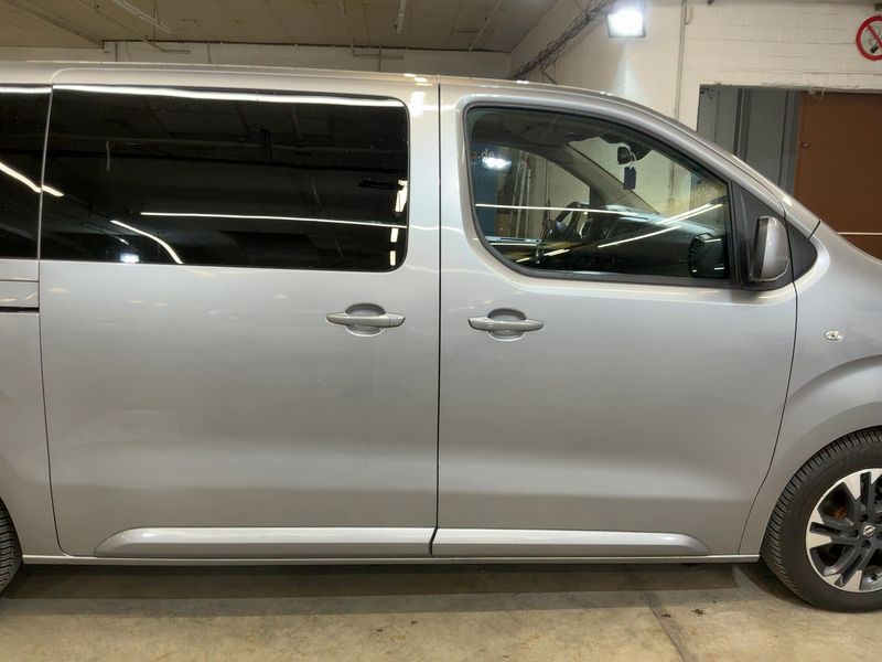 Opel Zafira Life electric drive 100 kW Tourer M (L2) — zdjęcie 7