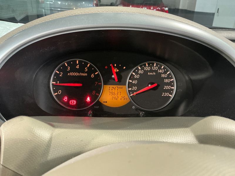 Nissan Micra 1.4 Tekna — zdjęcie 4