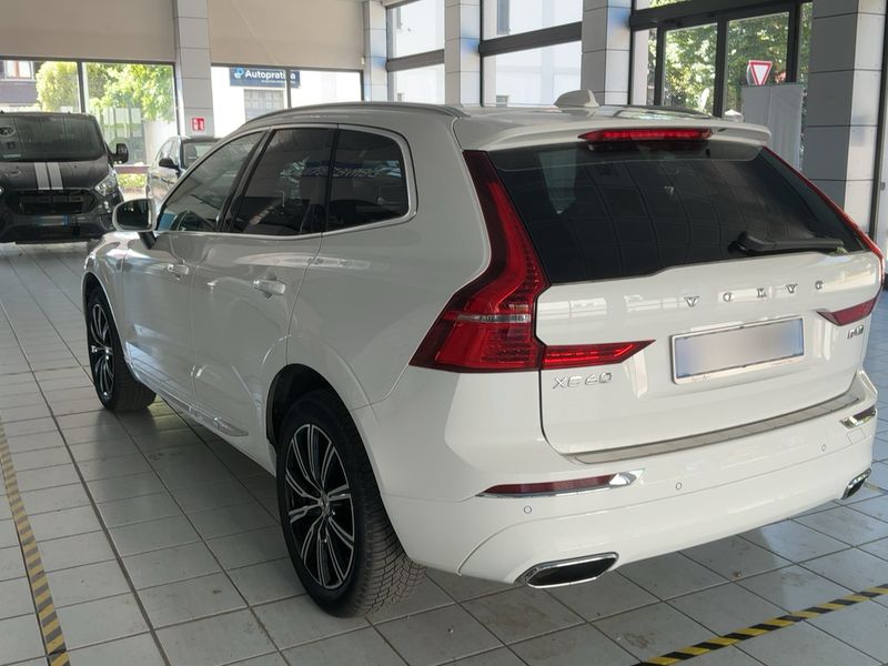 Volvo XC60 2.0 B4 Diesel Mild-Hybrid Inscription AWD — zdjęcie 3