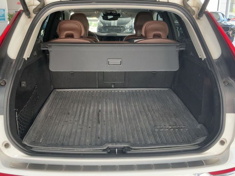 Volvo XC60 2.0 B4 Diesel Mild-Hybrid Inscription AWD — zdjęcie 10