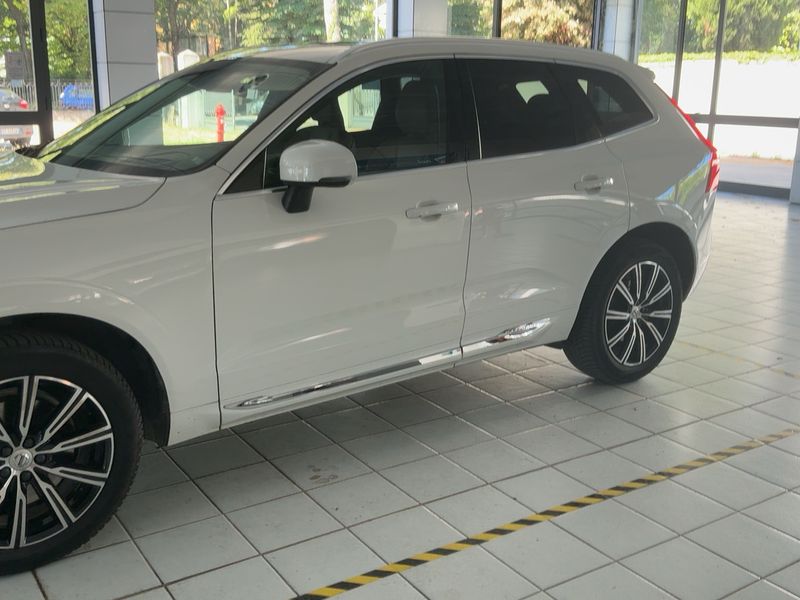 Volvo XC60 2.0 B4 Diesel Mild-Hybrid Inscription AWD — zdjęcie 2