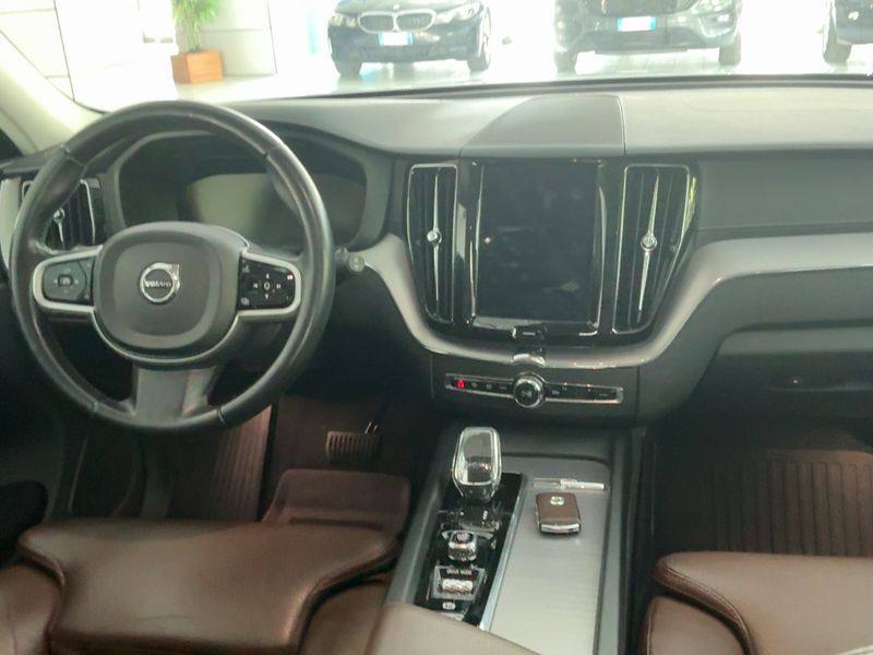 Volvo XC60 2.0 B4 Diesel Mild-Hybrid Inscription AWD — zdjęcie 12