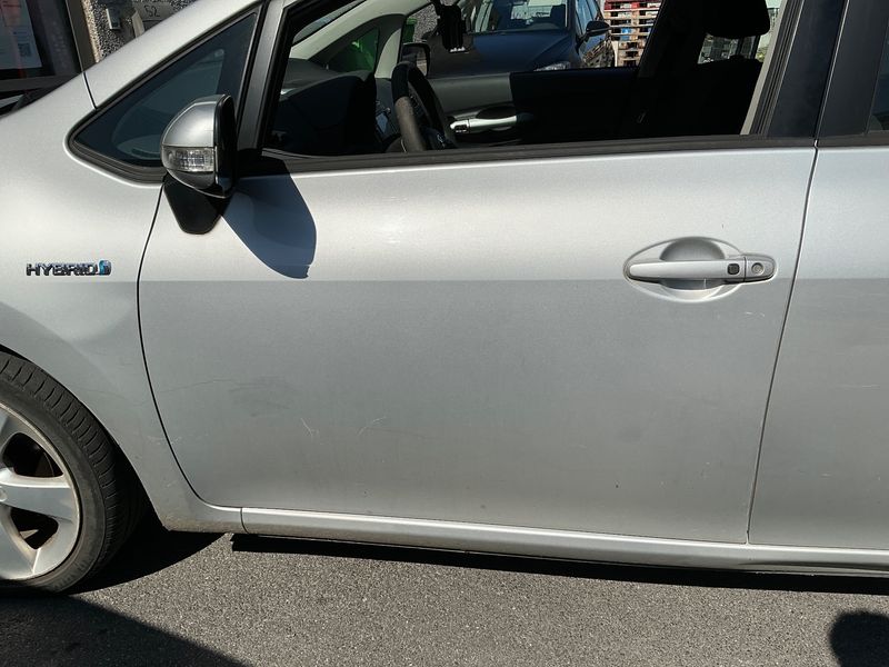 Toyota Auris 1.8 Hybrid Life 2011 – снимка 24