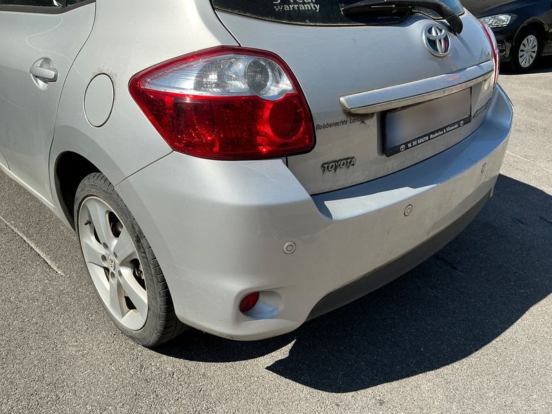 Toyota Auris 1.8 Hybrid Life 2011 – снимка 35