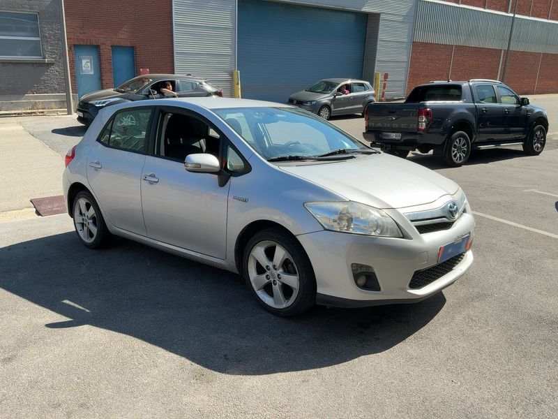 Toyota Auris 1.8 Hybrid Life — zdjęcie 8