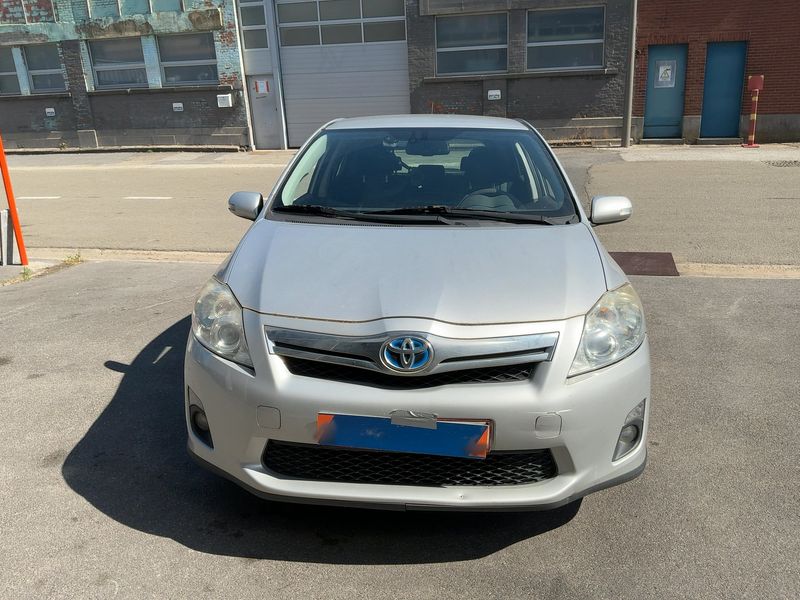 Toyota Auris 1.8 Hybrid Life — zdjęcie 9