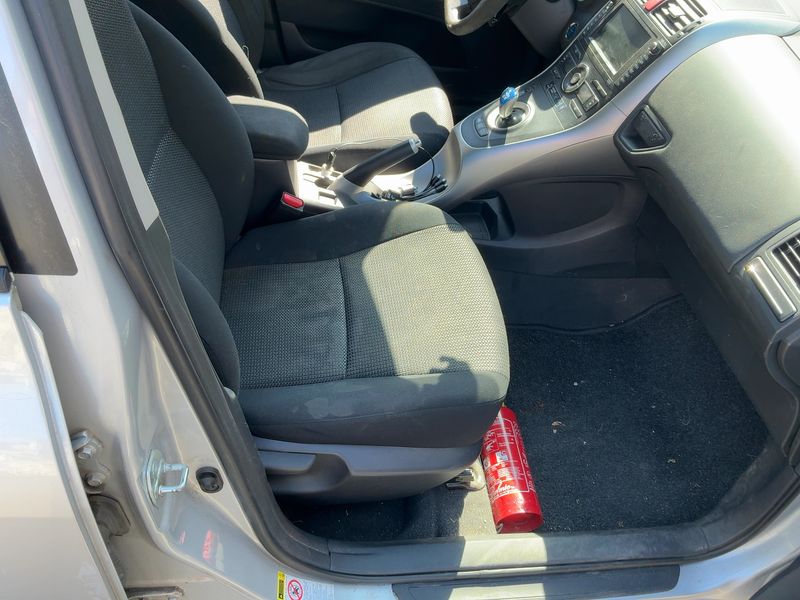 Toyota Auris 1.8 Hybrid Life — zdjęcie 11